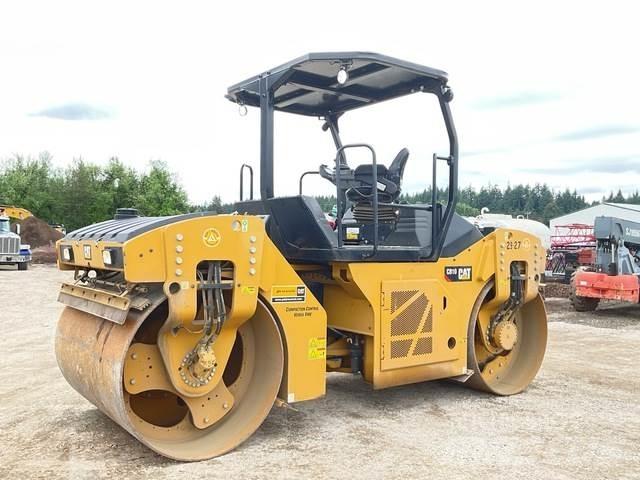 CAT CB10 双轮压路机