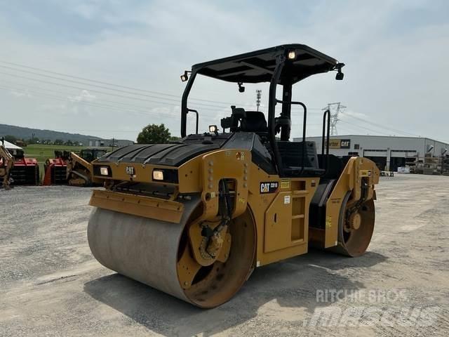 CAT CB10 双轮压路机