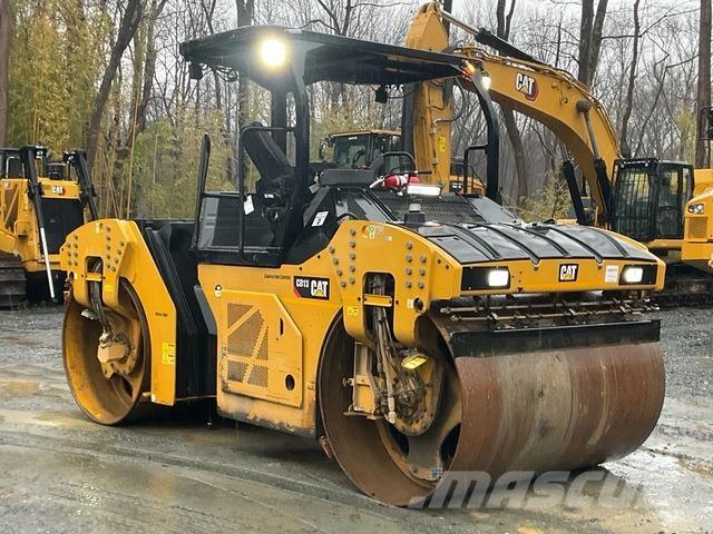 CAT CB13 双轮压路机