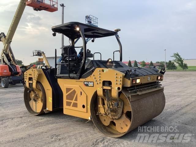 CAT CB16 双轮压路机
