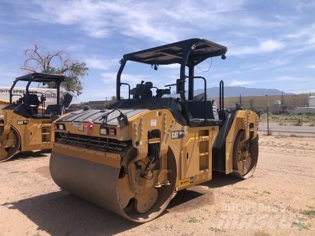 CAT CB16 双轮压路机