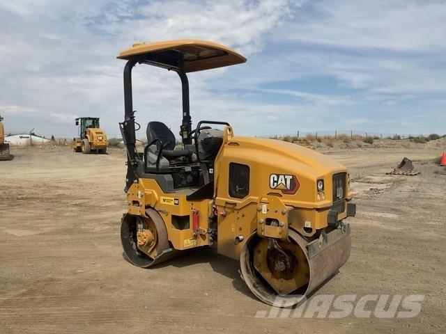 CAT CB2.7GC 双轮压路机