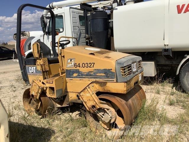 CAT CB224C 双轮压路机