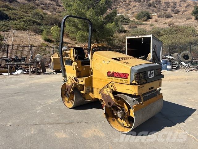 CAT CB224C 双轮压路机