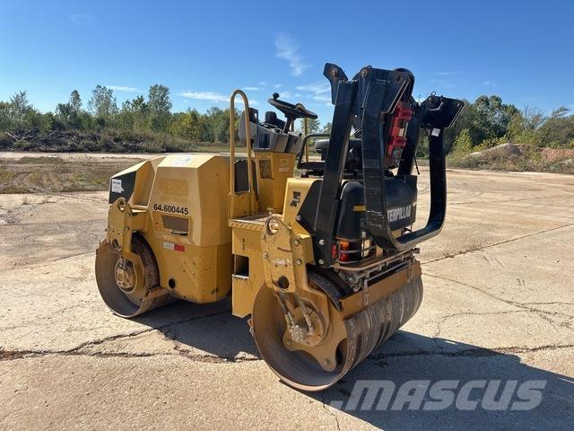 CAT CB24 双轮压路机