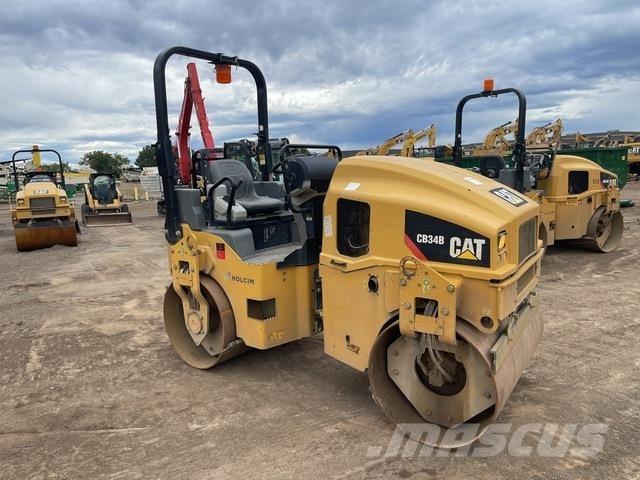 CAT CB34B 双轮压路机