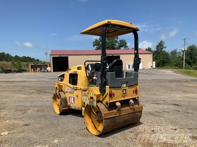 CAT CB36B 双轮压路机