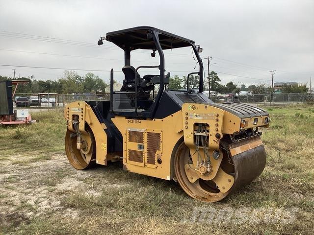 CAT CB44B 双轮压路机