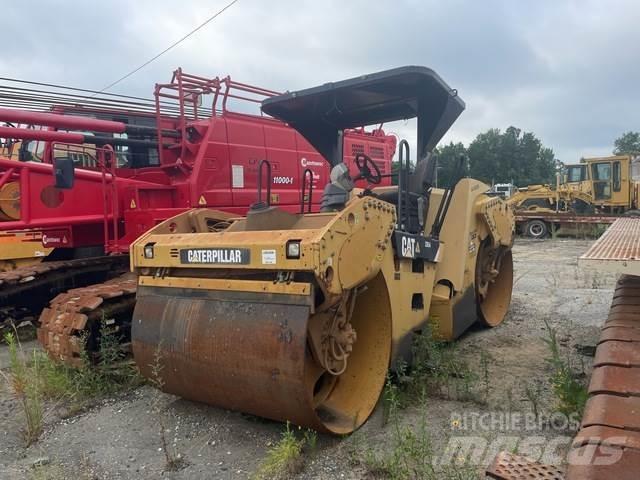 CAT CB54 双轮压路机
