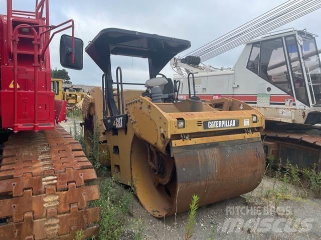 CAT CB54 双轮压路机