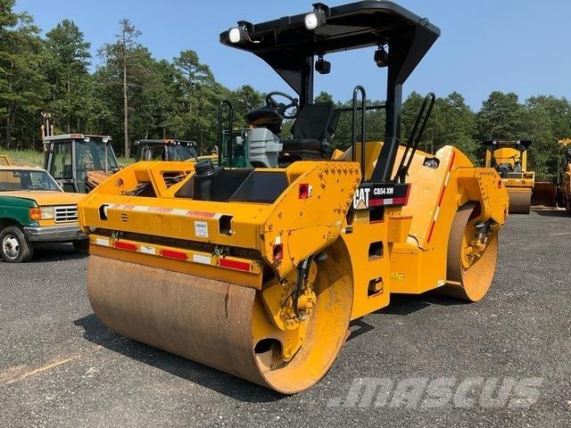 CAT CB54 双轮压路机