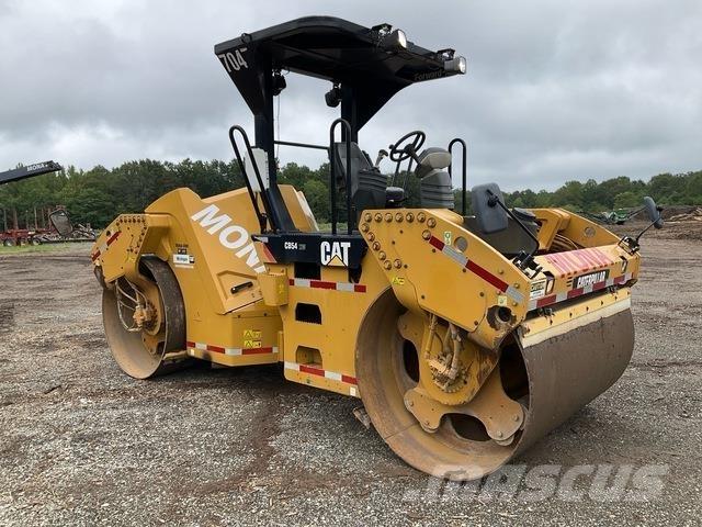 CAT CB54 双轮压路机