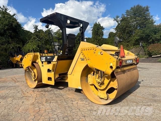 CAT CB54 XW 双轮压路机