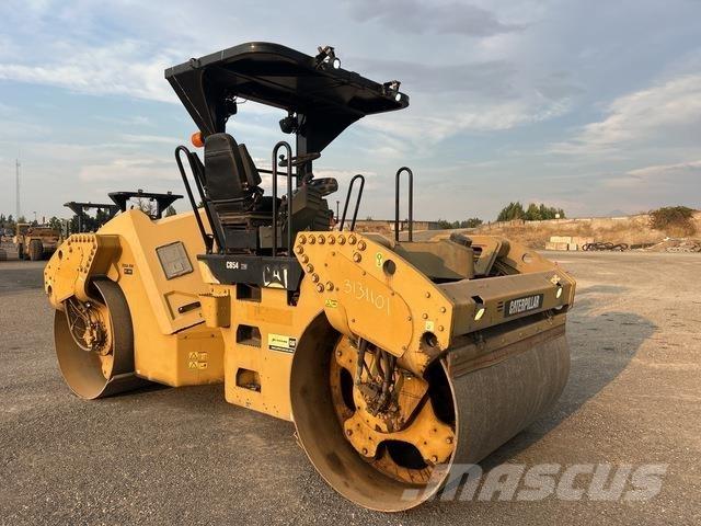 CAT CB54 XW 双轮压路机