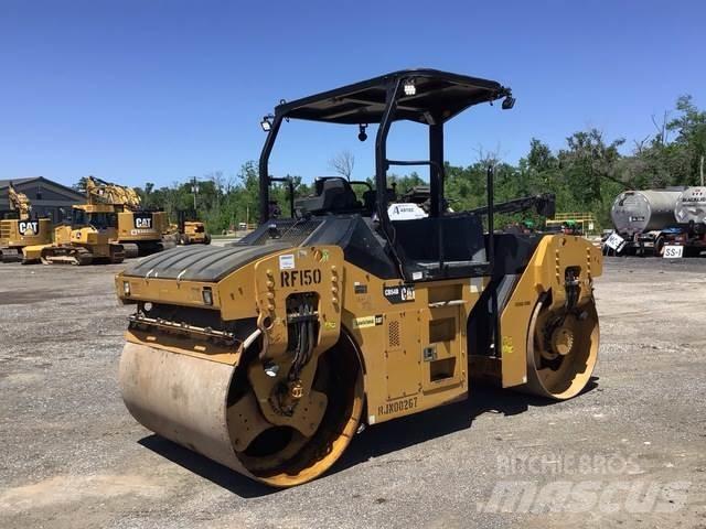 CAT CB54B 双轮压路机