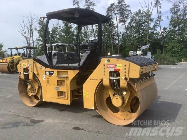 CAT CB54B 双轮压路机