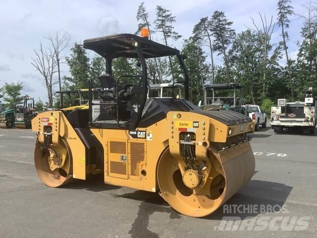 CAT CB54B 双轮压路机