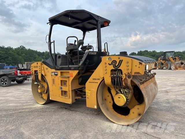 CAT CB54B 双轮压路机