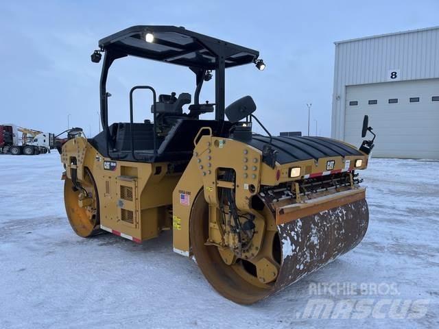 CAT CB64B 双轮压路机
