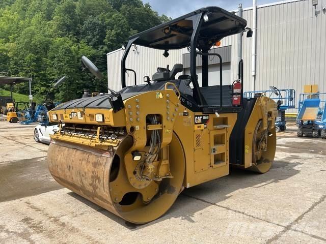 CAT CB64B 双轮压路机