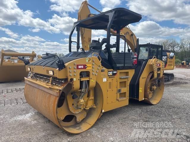 CAT CB66B 双轮压路机
