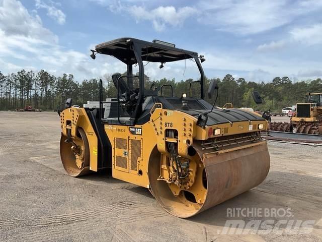 CAT CB66B 双轮压路机