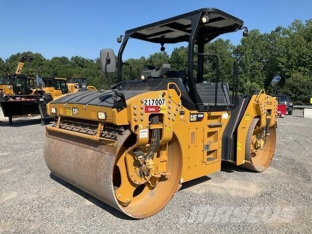 CAT CB66B 双轮压路机