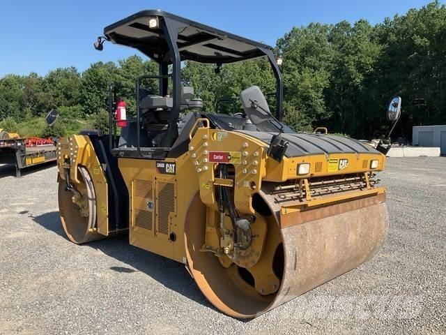 CAT CB66B 双轮压路机