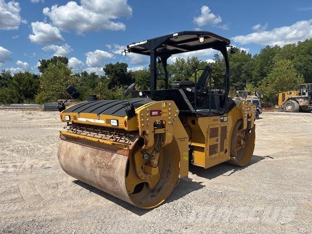 CAT CB66B 双轮压路机