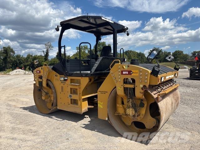 CAT CB66B 双轮压路机
