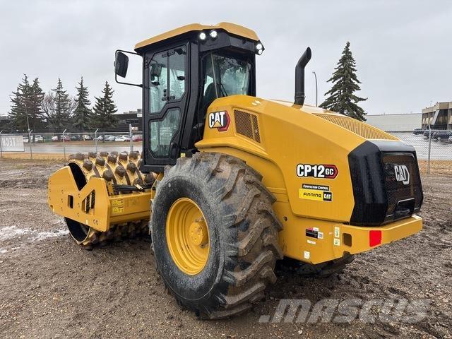 CAT CP12GC 单轮压路机