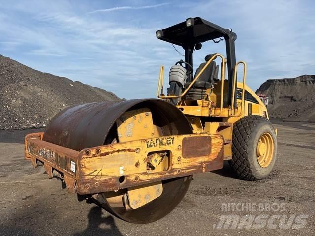 CAT CS-533E 单轮压路机