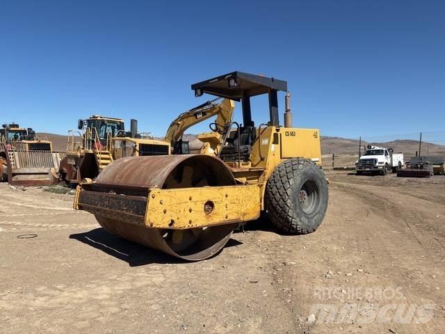CAT CS-563 单轮压路机