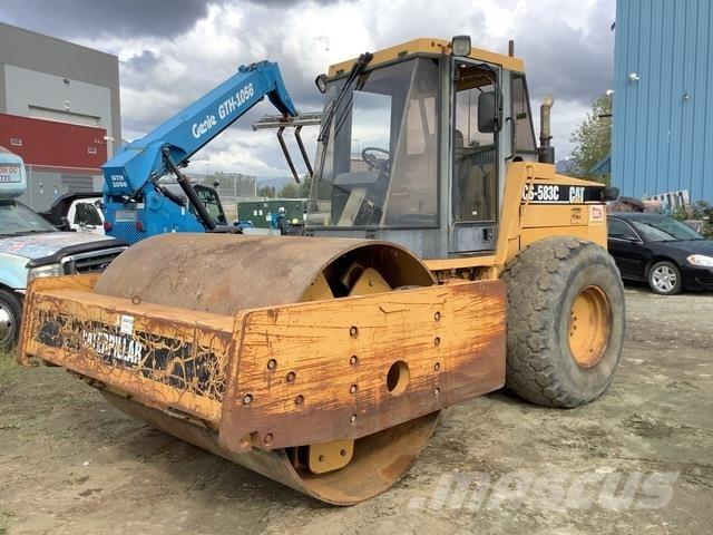 CAT CS-583C 单轮压路机