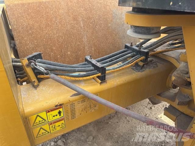 CAT CS78B 单轮压路机