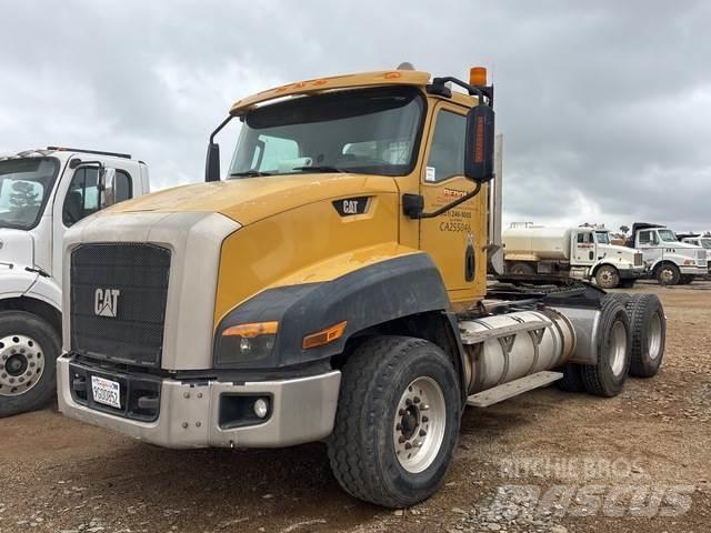 CAT CT660S 牵引车