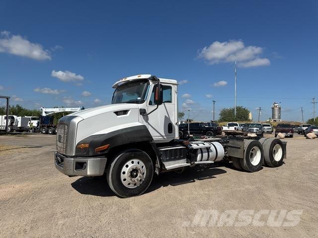 CAT CT660S 牵引车