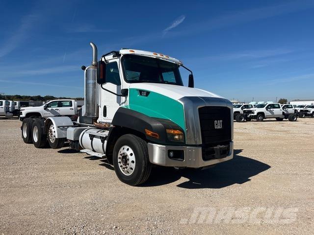 CAT CT660S 牵引车