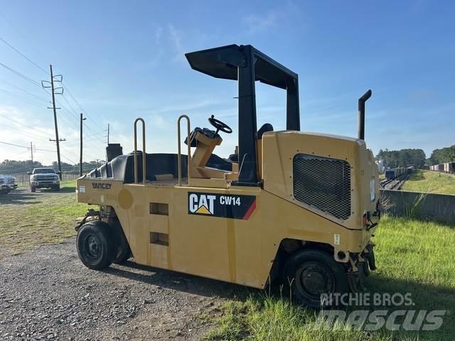 CAT CW14 胶轮压路机