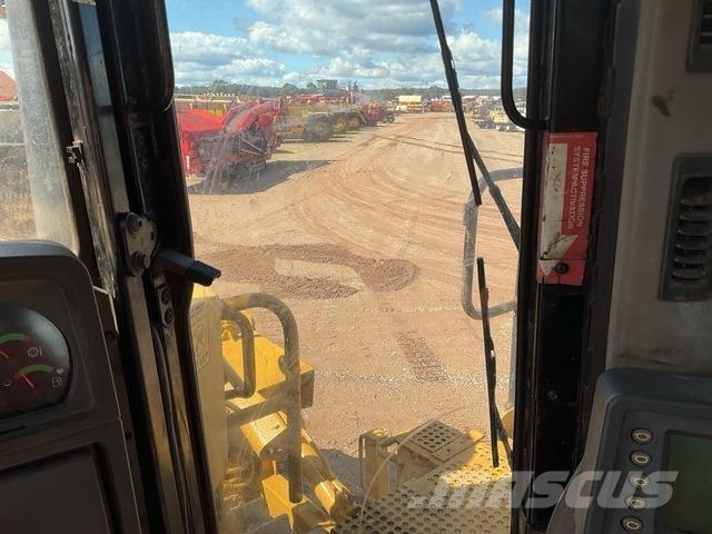 CAT D10T 履带式推土机