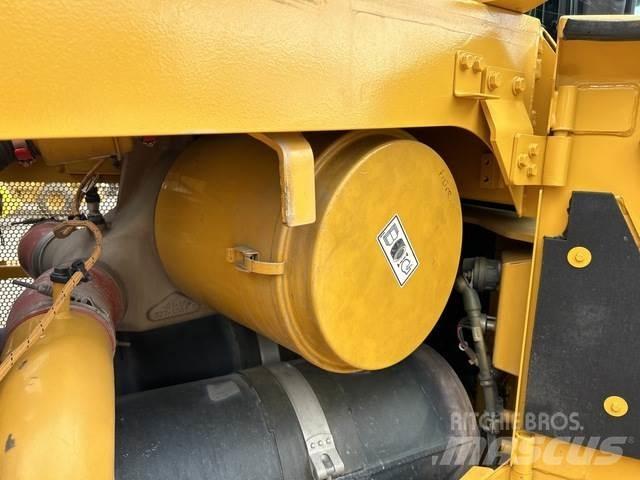 CAT D10T2 履带式推土机