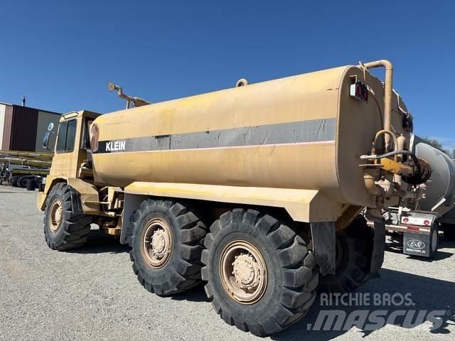 CAT D250 水罐车