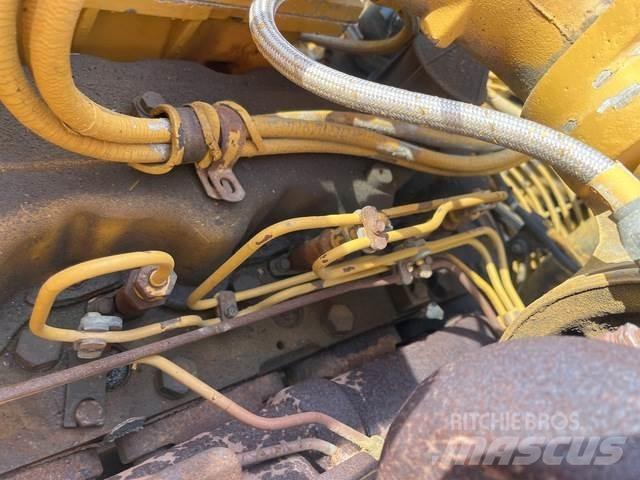 CAT D250E 水罐车