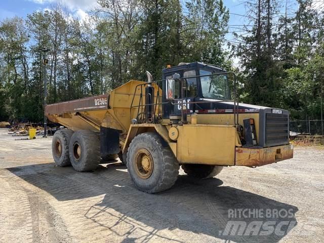 CAT D250E 铰接式自卸车