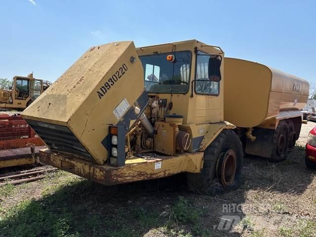 CAT D300D 水罐车