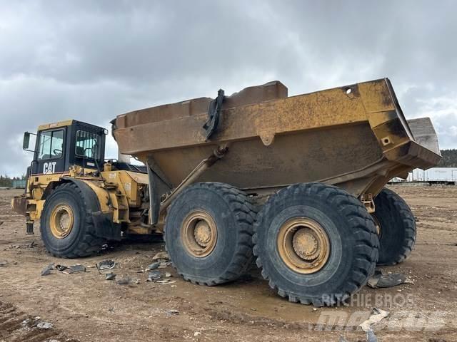 CAT D400E 铰接式自卸车