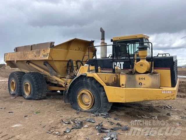 CAT D400E 铰接式自卸车