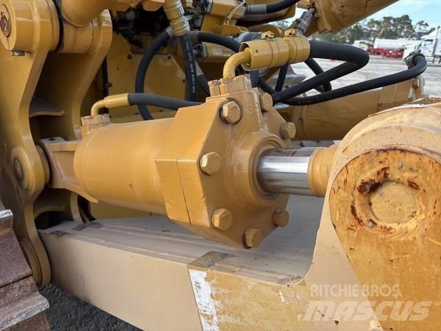 CAT D8T 履带式推土机