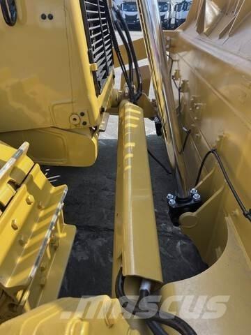 CAT D8T 履带式推土机