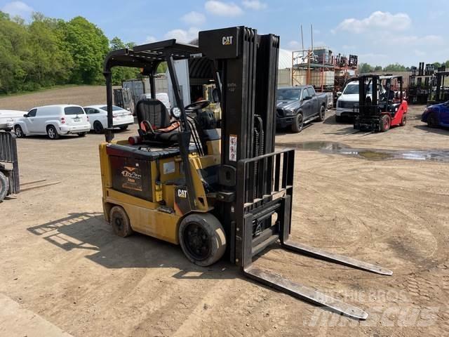 CAT E5000 电动叉车
